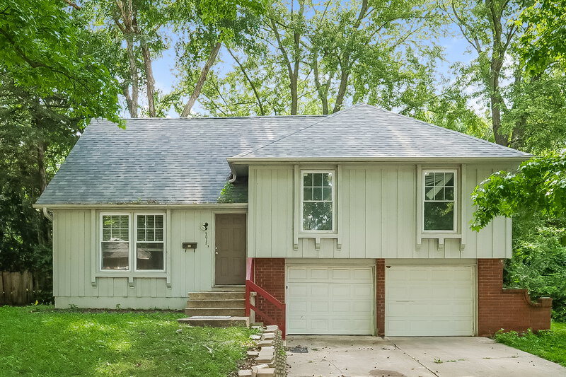 1,765/Mo, 9012 Stark Ave Kansas City, MO 64138 External View