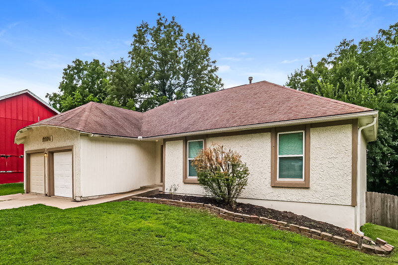 2,770/Mo, 9004 Arlington Ct Kansas City, MO 64138 Front View