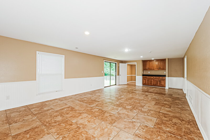 2,770/Mo, 9004 Arlington Ct Kansas City, MO 64138 Living Room View