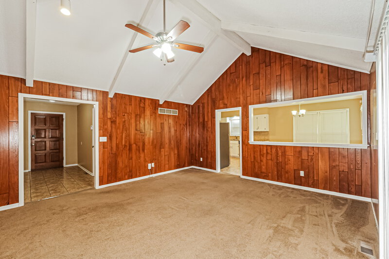 2,770/Mo, 9004 Arlington Ct Kansas City, MO 64138 Family Room View