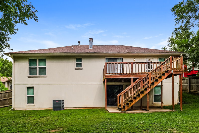 2,770/Mo, 9004 Arlington Ct Kansas City, MO 64138 Rear View