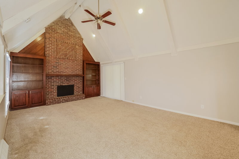 2,730/Mo, 3633 NE Basswood Dr Lees Summit, MO 64064 Living Room View 2