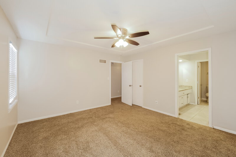 2,730/Mo, 3633 NE Basswood Dr Lees Summit, MO 64064 Main Bedroom View 2