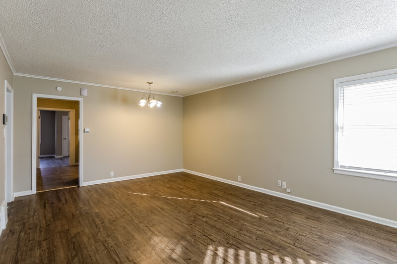 1,320/Mo, 11222 E 20th Ave Independence, MO 64052 Living Room View