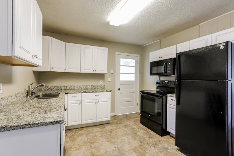 1,320/Mo, 11222 E 20th Ave Independence, MO 64052 Kitchen View