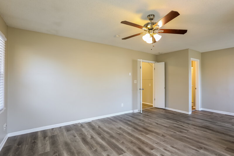 1,320/Mo, 11222 E 20th Ave Independence, MO 64052 Main Bedroom View 2