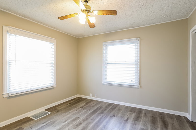 1,320/Mo, 11222 E 20th Ave Independence, MO 64052 Bedroom View 4