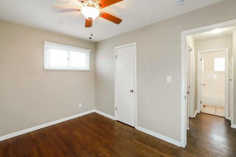 1,630/Mo, 11008 E 50th Ter Kansas City, MO 64133 Main Bedroom View 2