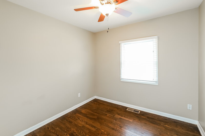 1,630/Mo, 11008 E 50th Ter Kansas City, MO 64133 Bedroom View 4