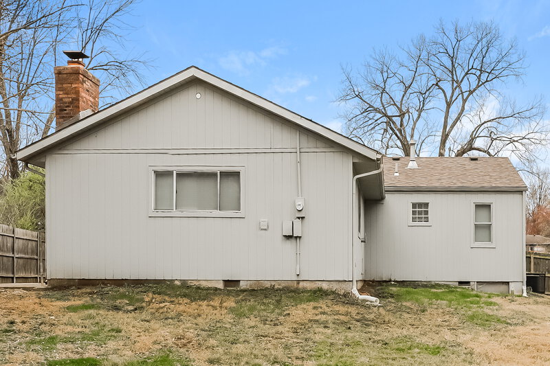 1,630/Mo, 11008 E 50th Ter Kansas City, MO 64133 Rear View