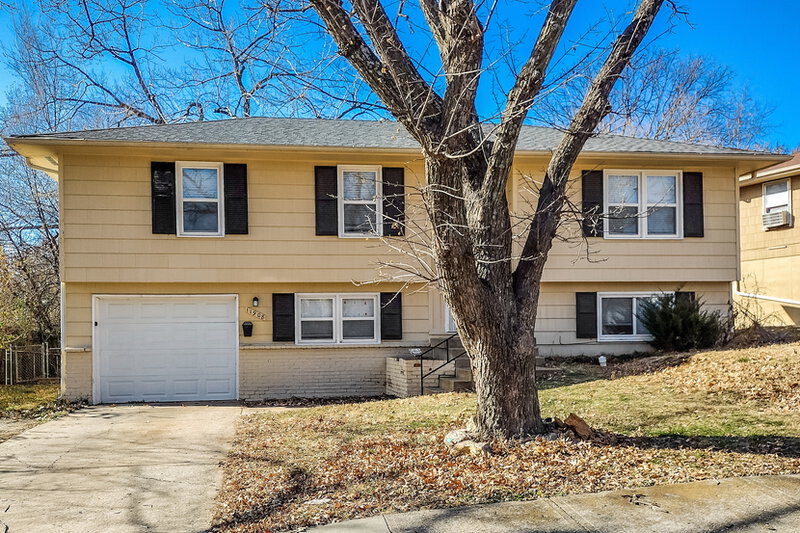 1,820/Mo, 11908 Bennington Ave Grandview, MO 64030 External View