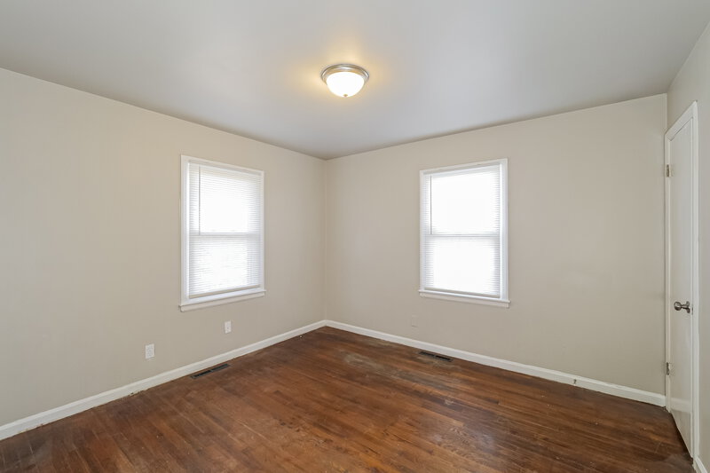 1,370/Mo, 5903 Fairlane Dr Kansas City, MO 64134 Bedroom View