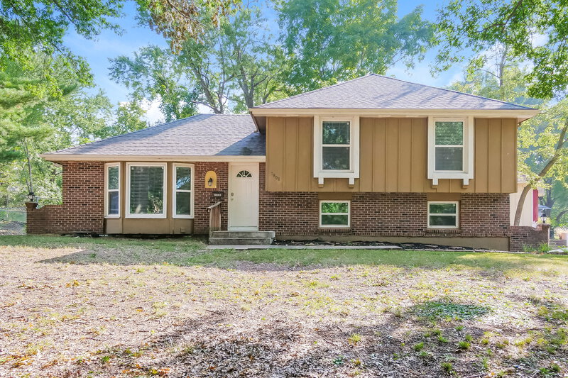 1,670/Mo, 7808 E 120th St Grandview, MO 64030 External View