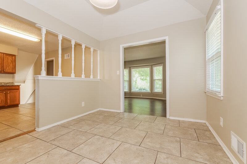 1,670/Mo, 7808 E 120th St Grandview, MO 64030 Dining Room View