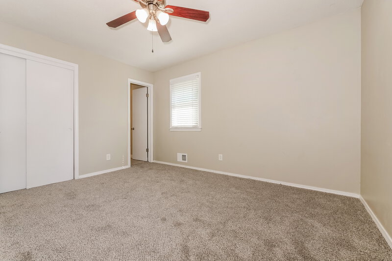 1,670/Mo, 7808 E 120th St Grandview, MO 64030 Main Bedroom View