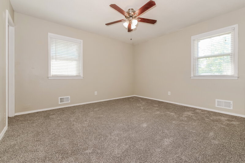 1,670/Mo, 7808 E 120th St Grandview, MO 64030 Main Bedroom View 2