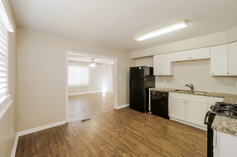 1,480/Mo, 8636 E 97th Terrace Kansas City, MO 64134 Kitchen View