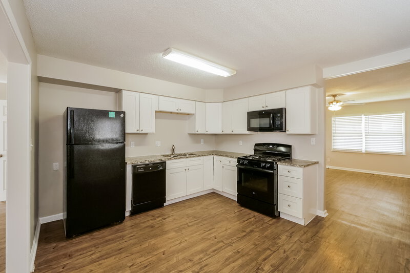 1,480/Mo, 8636 E 97th Terrace Kansas City, MO 64134 Kitchen View 2