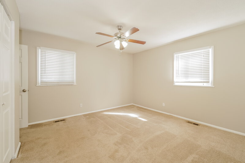 1,480/Mo, 8636 E 97th Terrace Kansas City, MO 64134 Main Bedroom View 2