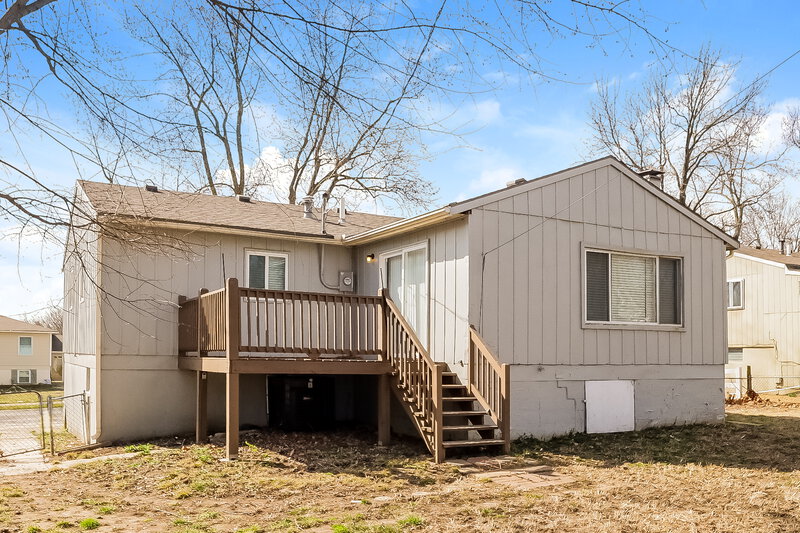 1,480/Mo, 8636 E 97th Terrace Kansas City, MO 64134 Rear View 2