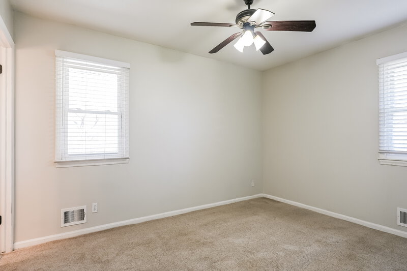 1,795/Mo, 11900 E 57th St Kansas City, MO 64133 Main Bedroom View