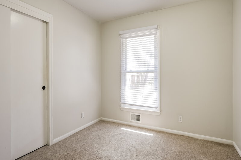 1,795/Mo, 11900 E 57th St Kansas City, MO 64133 Bedroom View