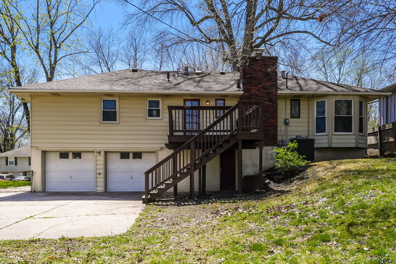 1,795/Mo, 11900 E 57th St Kansas City, MO 64133 Rear View