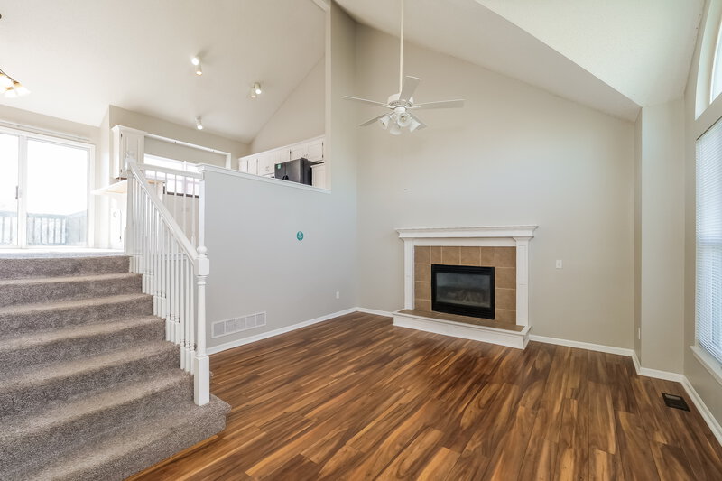 1,810/Mo, 33075 W 88th Ter De Soto, KS 66018 Living Room View