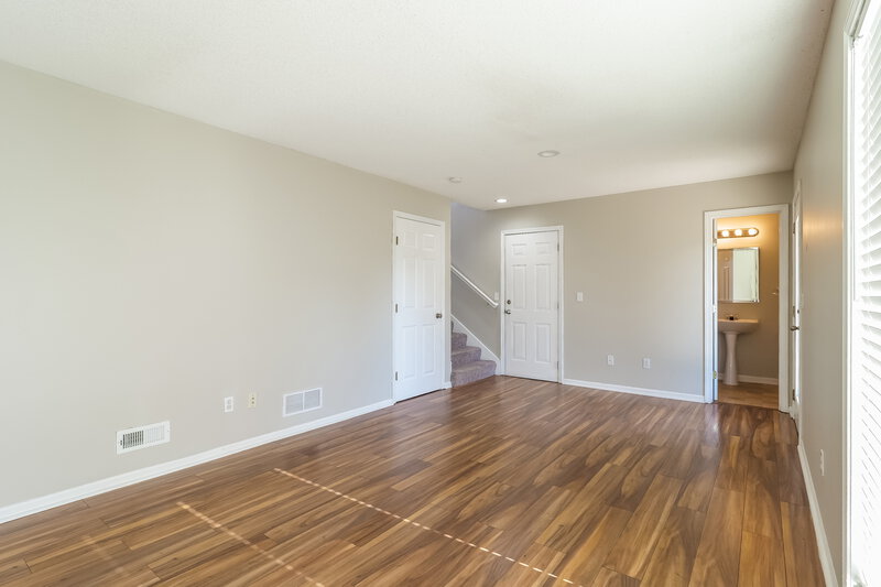 1,810/Mo, 33075 W 88th Ter De Soto, KS 66018 Family Room View