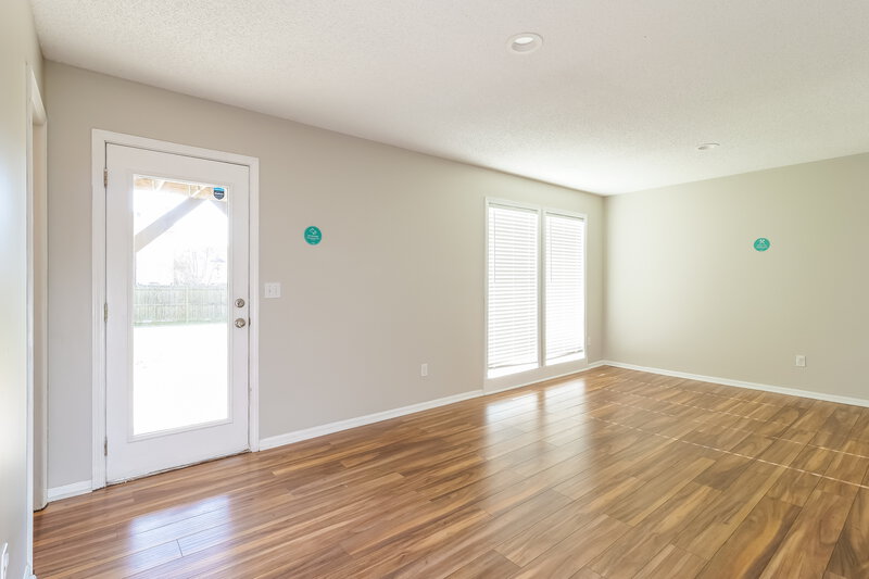 1,810/Mo, 33075 W 88th Ter De Soto, KS 66018 Family Room View 2