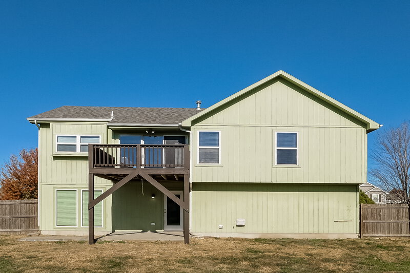 1,810/Mo, 33075 W 88th Ter De Soto, KS 66018 Rear View