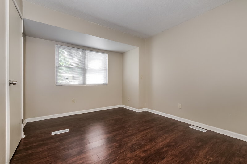 1,610/Mo, 720 S Alta Ln Olathe, KS 66061 Bedroom View