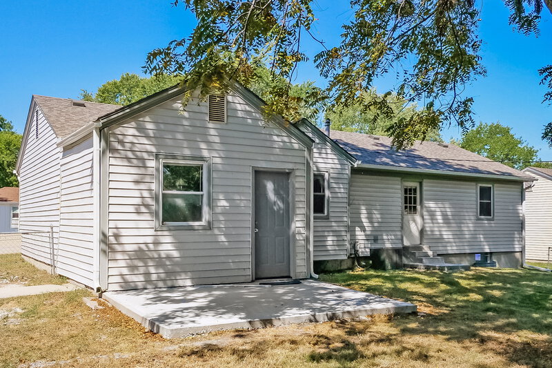 1,610/Mo, 720 S Alta Ln Olathe, KS 66061 Rear View