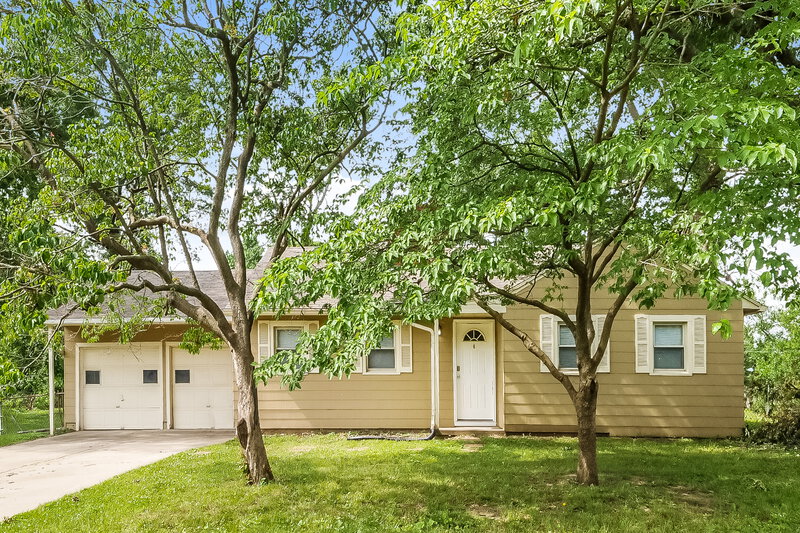 1,675/Mo, 2125 Ne Gaddy Rd Kansas City, MO 64118 External View