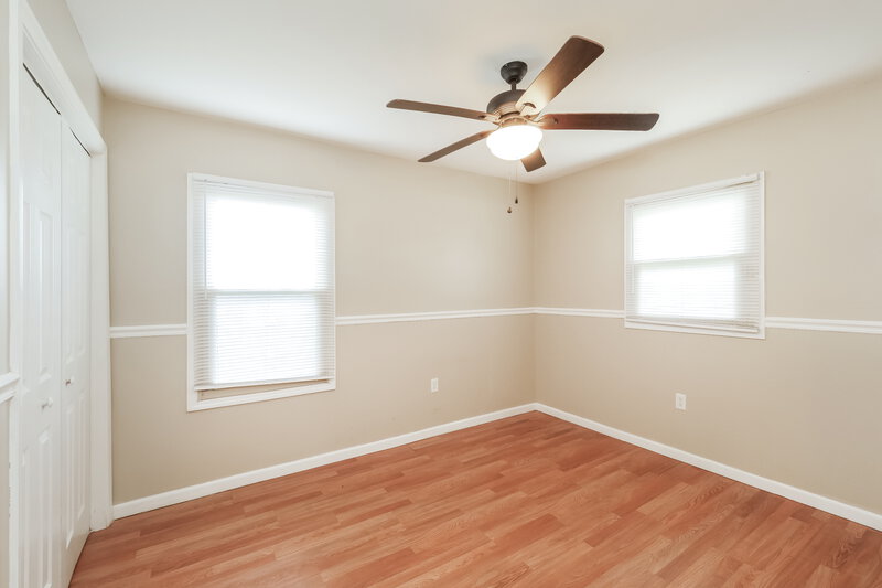 1,675/Mo, 2125 Ne Gaddy Rd Kansas City, MO 64118 Bedroom View 3