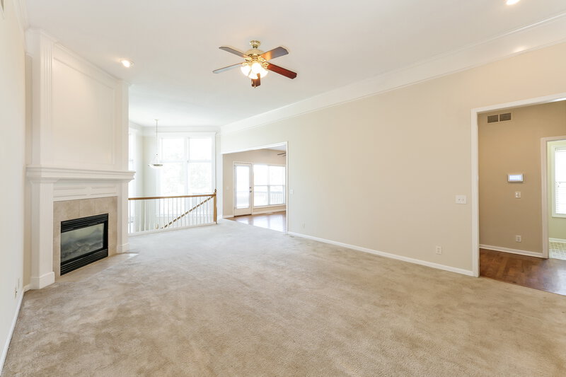 2,000/Mo, 3124 86TH ST Kansas City, MO 64154 Living Room View