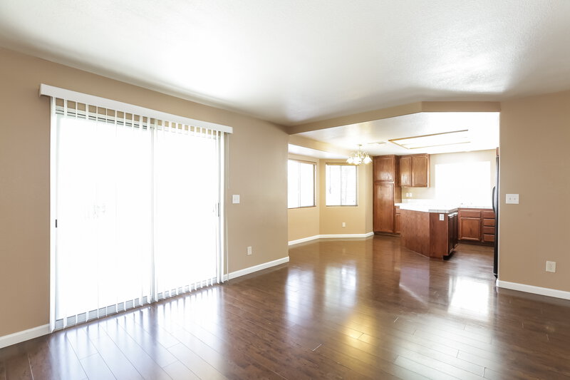 3,170/Mo, 4630 Spruce Oak Dr North Las Vegas, NV 89031 Dining Room View