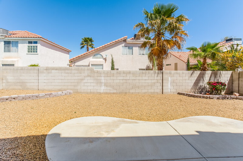 2,830/Mo, 8712 Country Pines Ave Las Vegas, NV 89129 Patio View