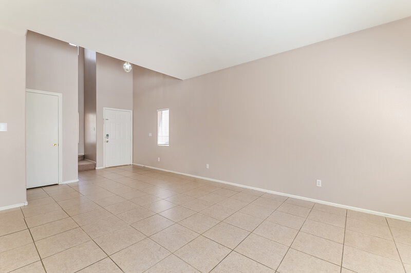 1,975/Mo, 5891 Gentleslope St Henderson, NV 89011 Living Room View