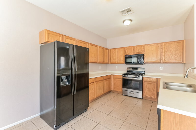 1,975/Mo, 5891 Gentleslope St Henderson, NV 89011 Kitchen View