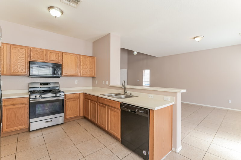 1,975/Mo, 5891 Gentleslope St Henderson, NV 89011 Kitchen View 2