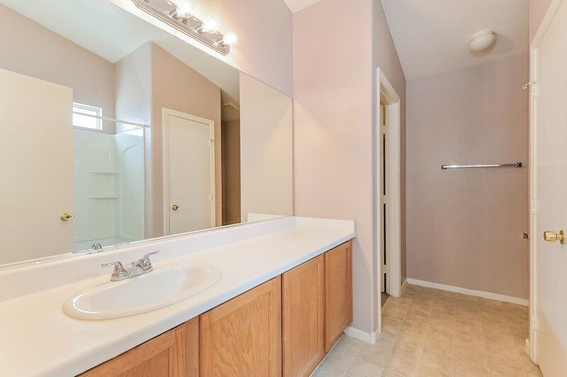 1,975/Mo, 5891 Gentleslope St Henderson, NV 89011 Main Bathroom View