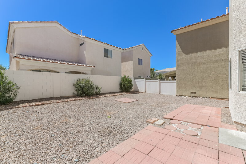 1,975/Mo, 5891 Gentleslope St Henderson, NV 89011 Backyard View
