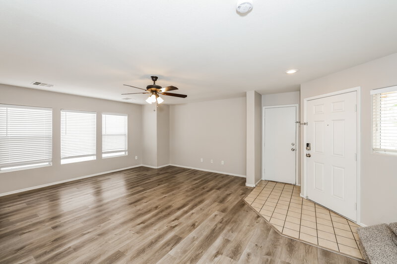 2,060/Mo, 6221 Mercer Valley St North Las Vegas, NV 89081 Living Room View 2