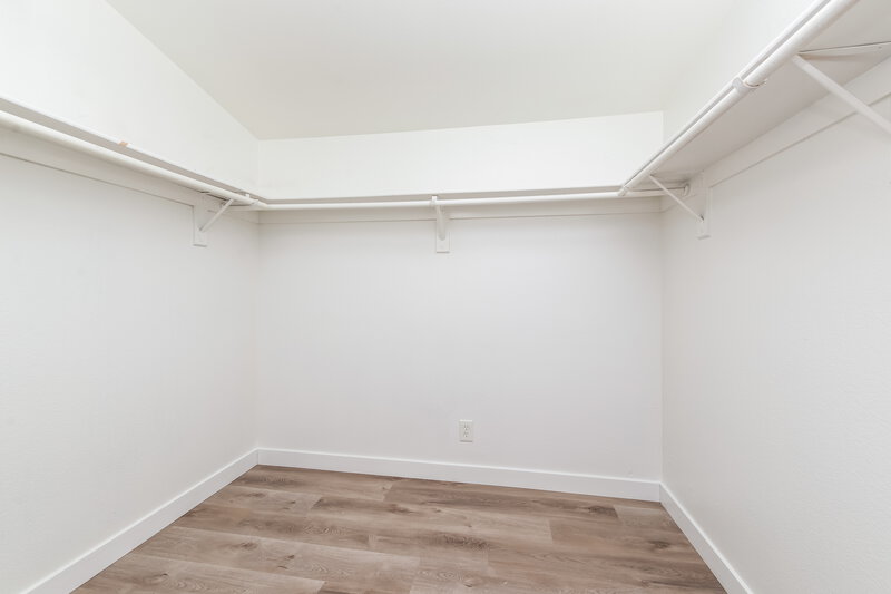 2,240/Mo, 7525 Wandering St Las Vegas, NV 89131 Walk In Closet View