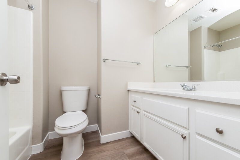 2,240/Mo, 7525 Wandering St Las Vegas, NV 89131 Bathroom View