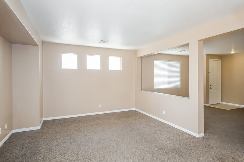 1,700/Mo, 7986 Teal Harbor Ave Las Vegas, NV 89117 Family Room View
