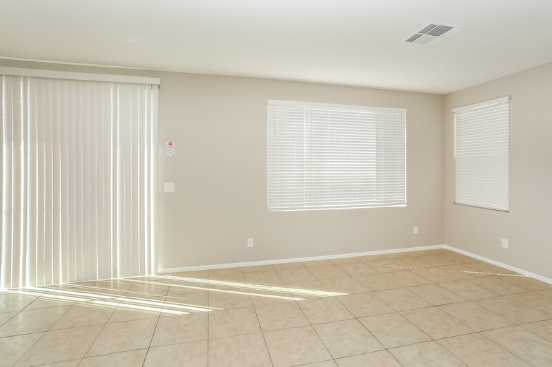 2,140/Mo, 4447 Acropolis Ave North Las Vegas, NV 89031 Dining Room View
