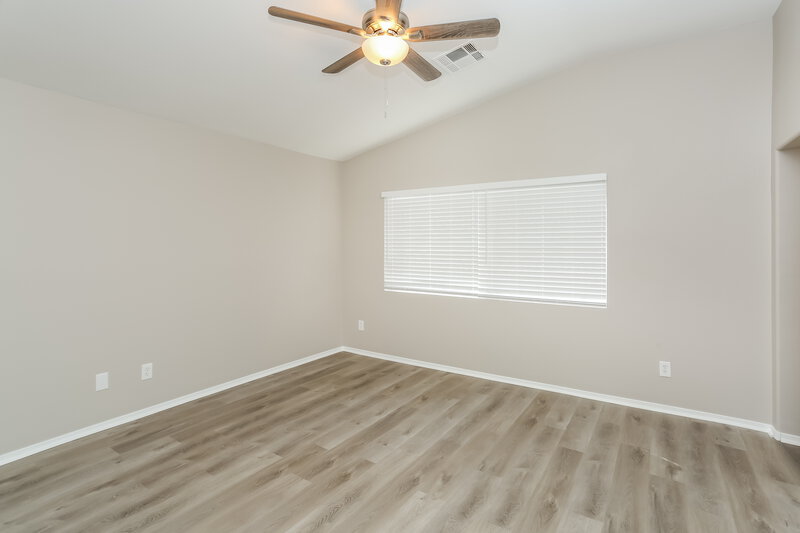 2,140/Mo, 4447 Acropolis Ave North Las Vegas, NV 89031 Main Bedroom View
