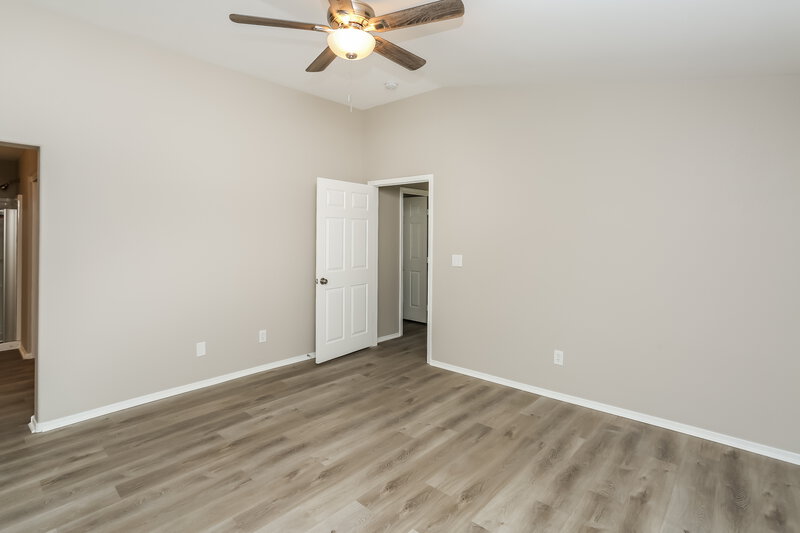 2,140/Mo, 4447 Acropolis Ave North Las Vegas, NV 89031 Main Bedroom View 2